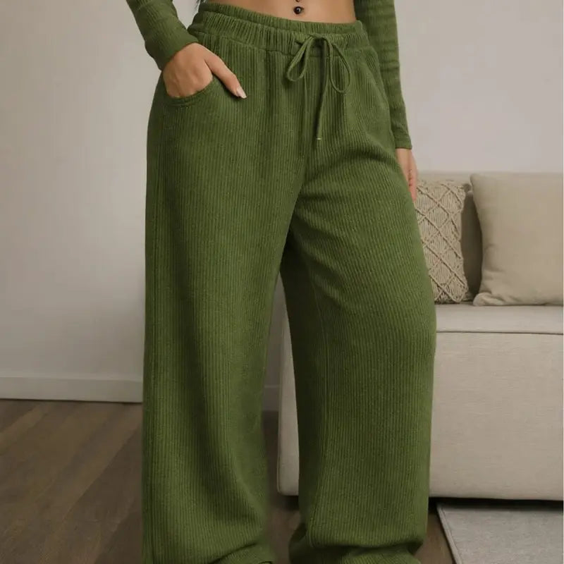 [COMPRÁ 2 Y LLEVÁ 4] Pantalón de Mujer de Tiro Alto en Tela Acanalada con Elastano + Neceser Organizador de Regalo