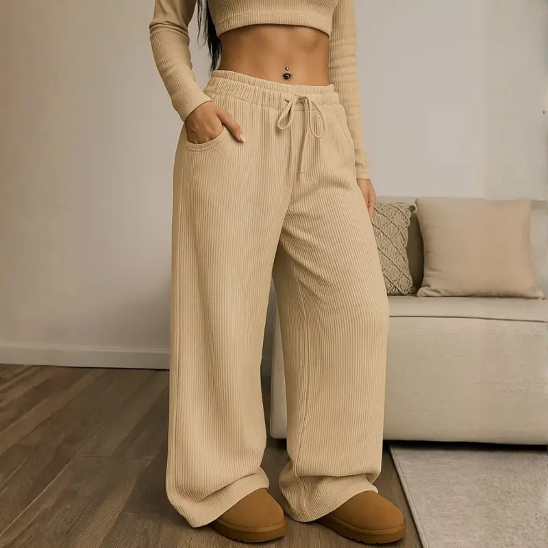 [COMPRÁ 2 Y LLEVÁ 4] Pantalón de Mujer de Tiro Alto en Tela Acanalada con Elastano + Neceser Organizador de Regalo