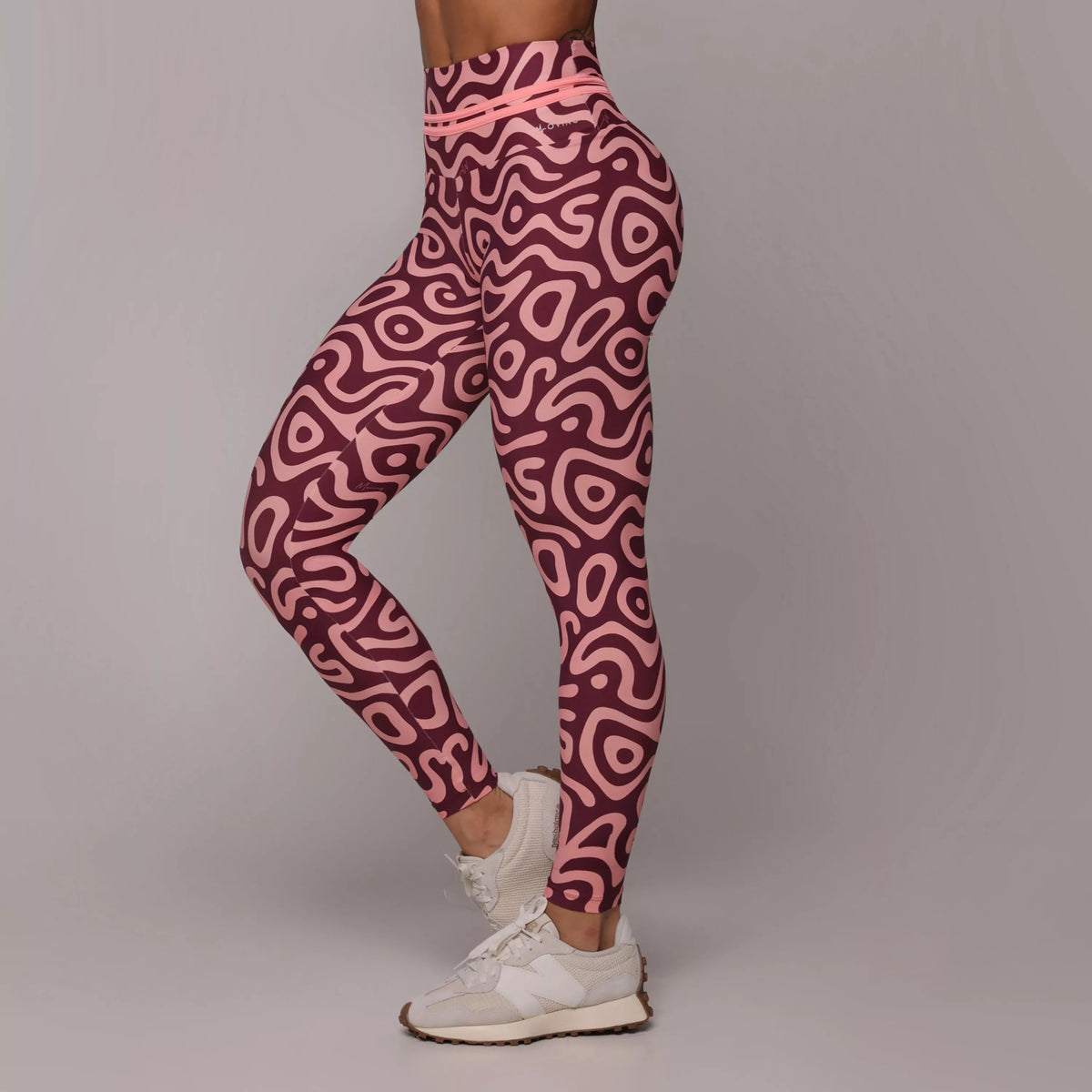 [COMPRÁ 1 Y LLEVÁ 3] Calza Levanta Cola con Costura Modeladora y Elastano + Neceser Organizador de Regalo