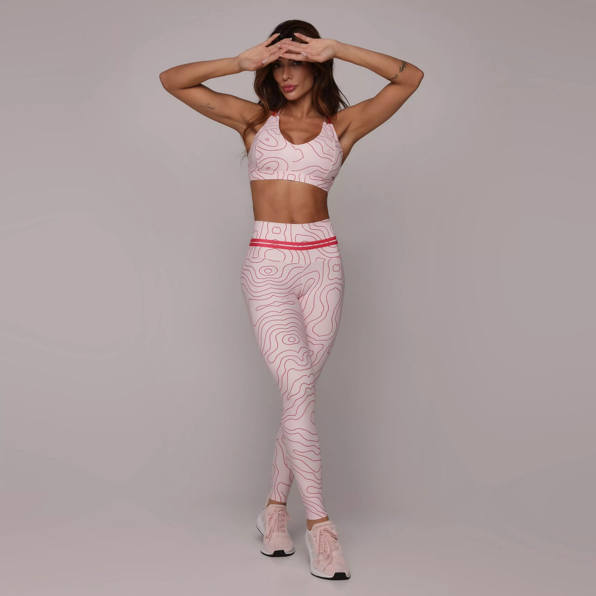 [COMPRÁ 1 Y LLEVÁ 3] Calza Levanta Cola con Costura Modeladora y Elastano + Neceser Organizador de Regalo